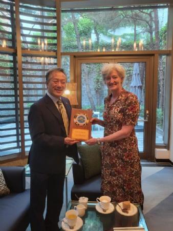 ITF President visits Canadian Ambassador in Korea